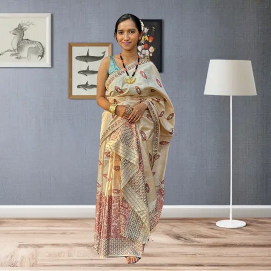Ivory Tash & Pat Silk Mekhela Chadar Set with Blouse Piece – A Weave of Grace & Heritage